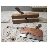 2 antique wooden planes