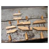 4 wooden clamps