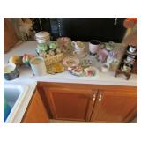 cups,saucers,dishes,items