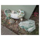 yard decorations incl;alligator & frog