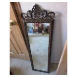 wall mirror & wall hangings