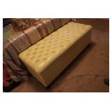 blanket chest w/pillows