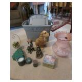 tote,dogs,lamp shade & items