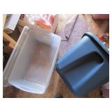 2 totes & items