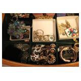 costume jewelry & rings
