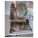 figurine,picture,tree & pillow