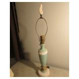 aladdin table lamp w/finial