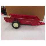 ertl I.H. toy manure spreader