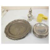 measure cups,metal plates & plated item