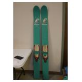vintage white bear water ski co. skies
