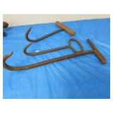 3 hay hooks