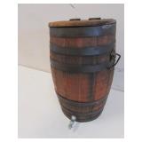 old barrel w/spicket & fliptop lid