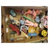 2 tiny teapots,collectibles,toys & items