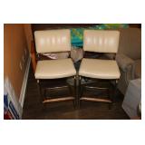 2 bar stools
