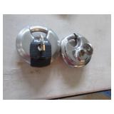 2 locks w/keys