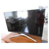 samsung 32" tv (no cord or remote)