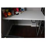 2 ft plastic folding table