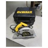 Dewalt DW364  7 1/4" circular saw (hardly used)