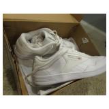 hardly used mens reebok shoes