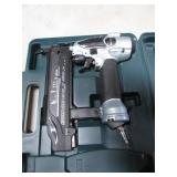 hitachi air brad nailer w/case
