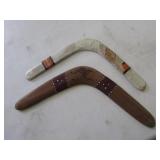 2 boomerangs
