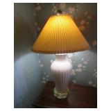 2 matching table lamps