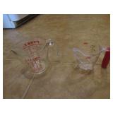 glass & plastic measure cups
