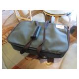 pyrex baking dish w/carrier