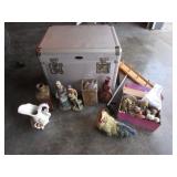 case,figurines & items