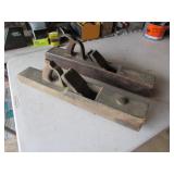 2 antique wooden planes