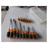 container & screwdriver set