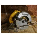 dewalt 7 1/4' circular saw (no blade)