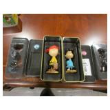 charlie brown & lucy peanuts figurines w/cases