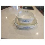 2 corningware baking dishes w/lids