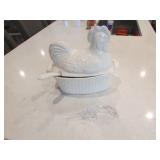 chicken tureen(has damage on beak)