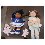 2 dolls