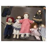 6 dolls
