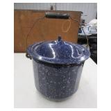 chamber pot