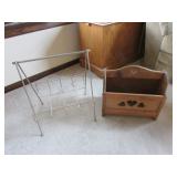 2 magazine racks