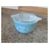 pyrex dish w/lid