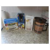 thermo-serv plastic pitcher & kitchenware