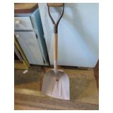 scoop shovel