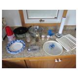 bunt pans,shaker,toothpick holders,towel holder