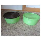 2 pcs of tupperware