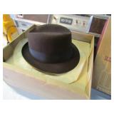 mans hat w/box