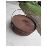 #14 cast iron pot w/lid