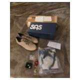 size 8 1/2 shoes & key chains