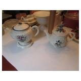 2 teapots incl:lenox winter greetings