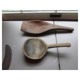 2 wooden primitives
