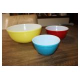 3 pyrex bowls